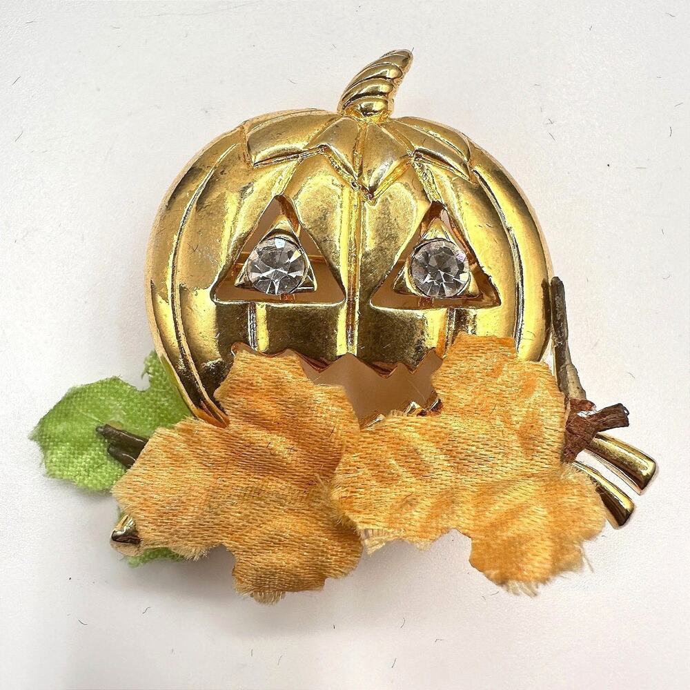 Vintage 90s Halloween Pumpkin Brooch Gold Tone Clear Rhinestone Eyes Fall Leaf